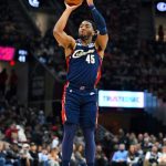 أن بي ايه- بلاي أوف: ميتشل وهاردن يقودان كافالييرز لفوزه الثاني على رابتورز